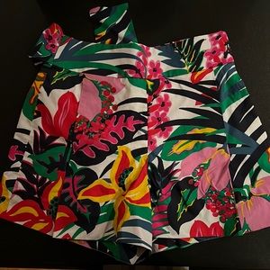 J crew woman’s shorts size 6. Never worn with tag